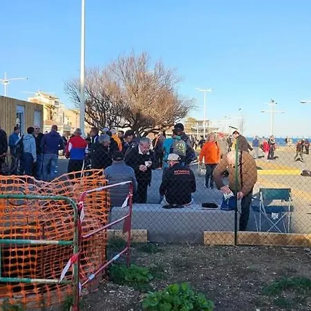 Au Bord De La 2 Agde